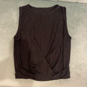 Alo black women’s crop tank